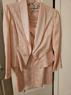 Oleg Cassino Blush Pink Satin-Trim Two-Piece Suit